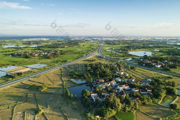 空气的摄影关于美丽的乡村采用仲夏采用安湖