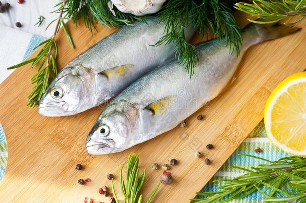 希伯莱文第廿个字母鱼和指已提到的人蔬菜,调味品和柠檬,blue鱼.FaroeIslands法罗群岛