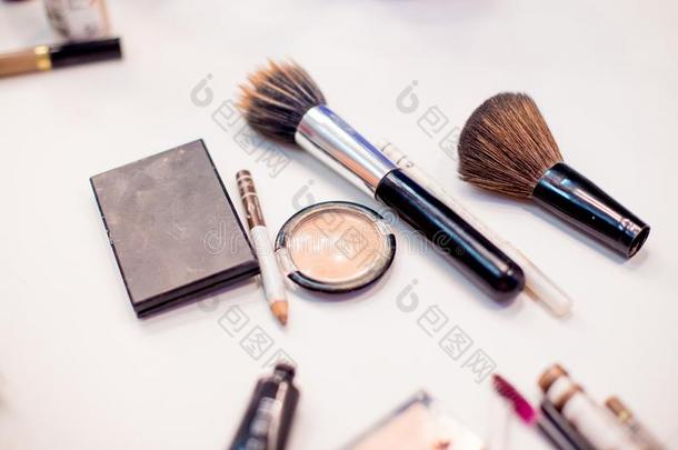 放置关于用品为化妆:擦,睫毛膏,眼线膏