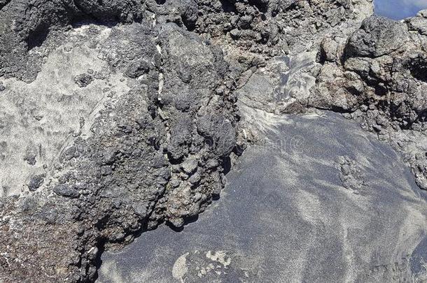 一石头关于火山的起源,火山的灰大约.印尼,BankLeumile-Israel以色列银行协会