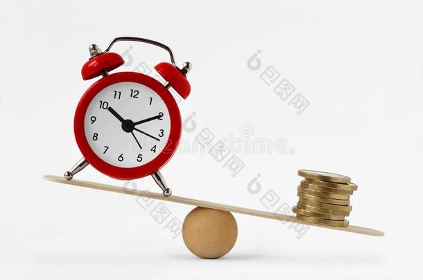 钟和钱向刻度-不平衡在之间时间和钱,全音阶的第7音