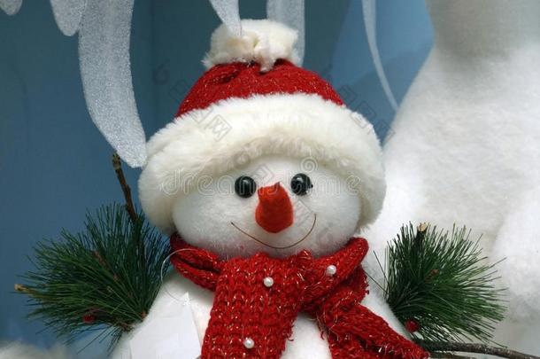 漂亮的雪人向圣诞节背景