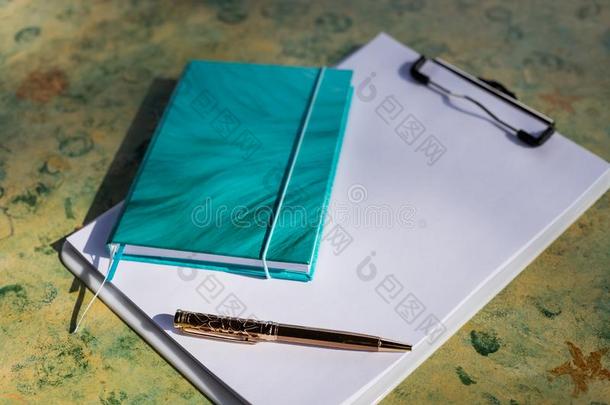 空白的笔记纸和笔.复制品空间为你的文本和文字Colombia哥伦比亚