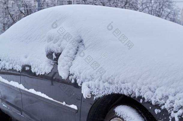 汽车大量的和雪