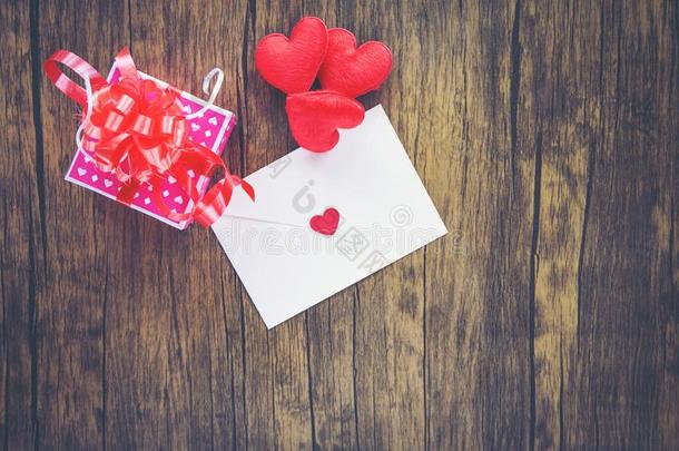 情人一天赠品盒粉红色的向木材信封爱邮件瓦伦丁Valentine的变体