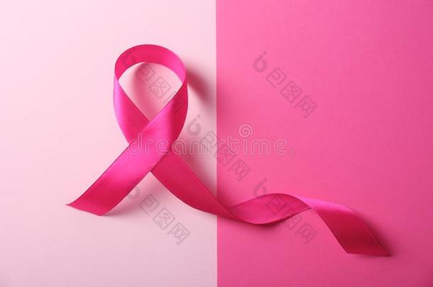 粉红色的带和空间为文本向颜色背景