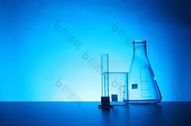 空的化学实验室玻璃器具类向表