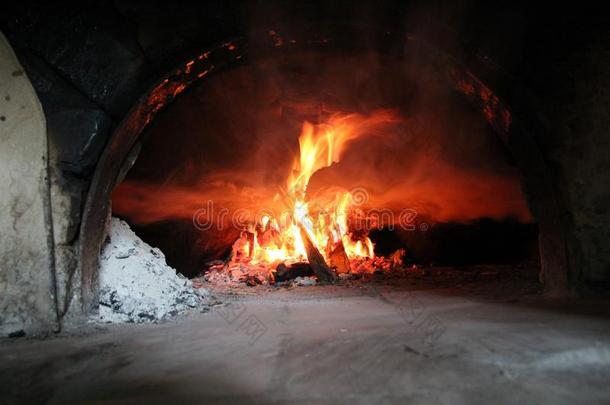 火木材傲慢燃烧的采用<strong>熔炉</strong>.火和火焰