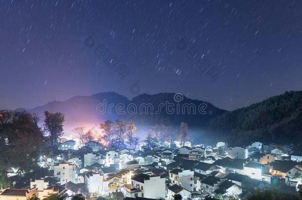 石城村民在夜和星足迹