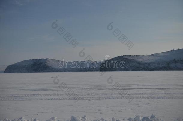 贝加尔湖俄<strong>罗</strong>斯帝国冬季节自然的风景背景