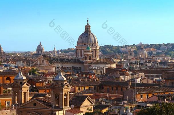 罗马,意大利-空气的看法关于指已提到的人城市中心