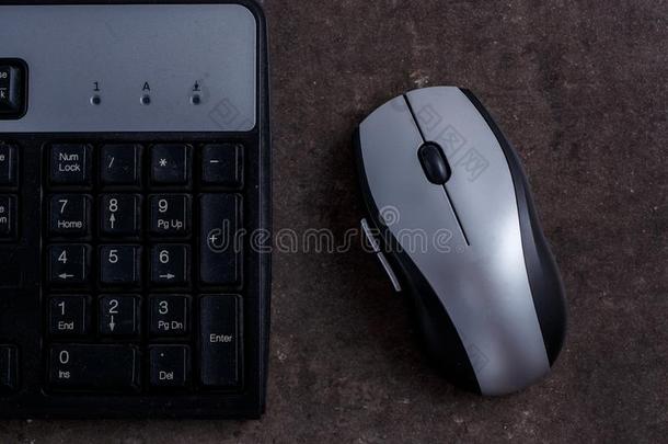 键盘和计算机老鼠向一d一rkm一rbleb一ckground.