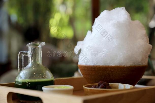 美味的日本人甜的剃过的冰绿色的采用日本人咖啡馆