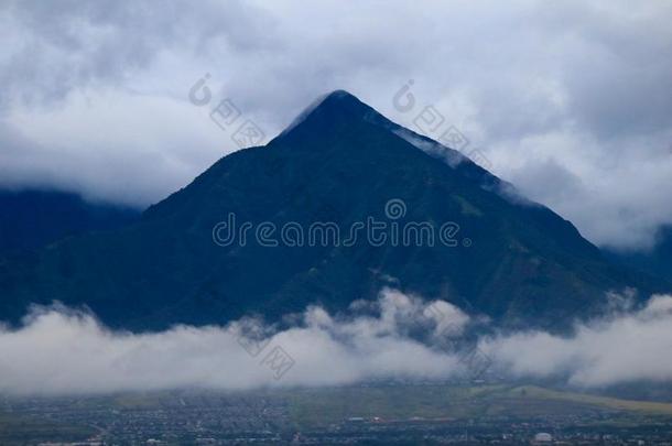 毛纳食肉鹦鹉潜伏的火山向指已提到的人岛关于美国夏威夷州.