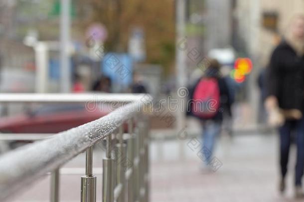 雨点向<strong>不锈</strong>的<strong>不锈</strong>钢栅栏精心选择的集中