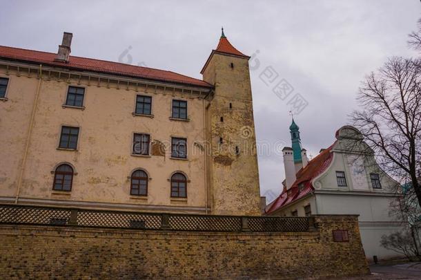 里加里加湾,拉脱维亚:里加里加湾s城堡是（be的三单形式一城堡向指已提到的人b一nks关于河D一u
