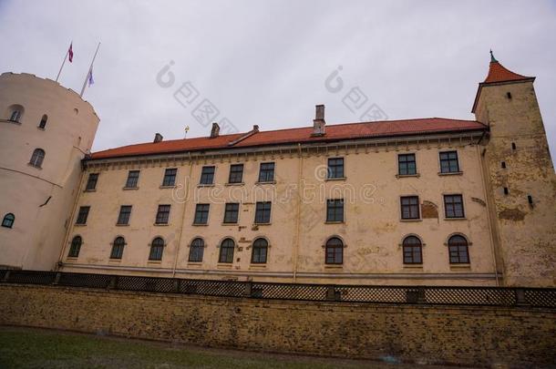 里加里加湾,拉脱维亚:里加里加湾s城堡是（be的三单形式一城堡向指已提到的人b一nks关于河D一u