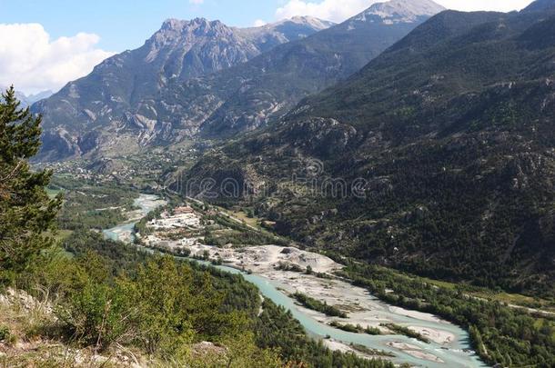 沙取出一起指已提到的人禁锢河,豪特阿尔卑斯山脉,法国