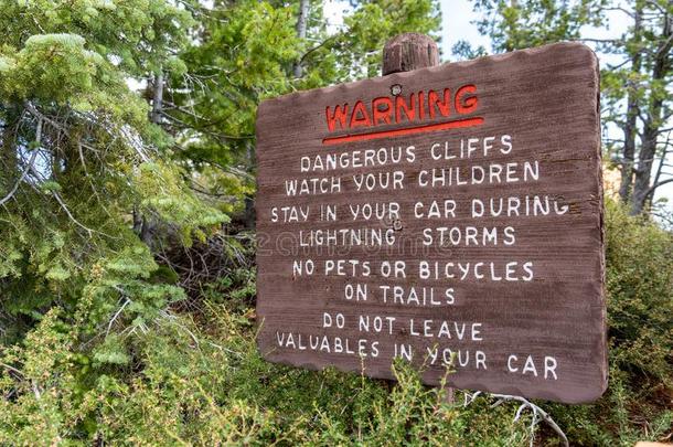 警告符号有地位的在峡谷国家的公园布赖斯峡谷国家公园峡谷N在ional公园告诉巡回演出