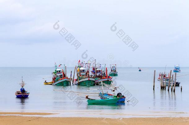 海滩猛击布特海滩,和捕鱼小船