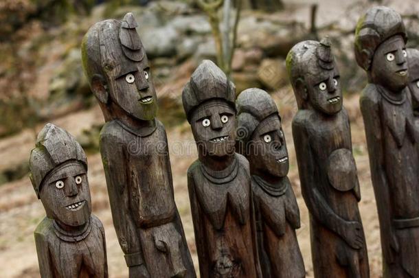 指已提到的人传统的木制的非洲的部落的雕像