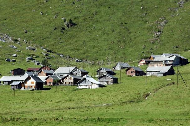小村庄采用指已提到的人Alp采用e山谷乌纳博登