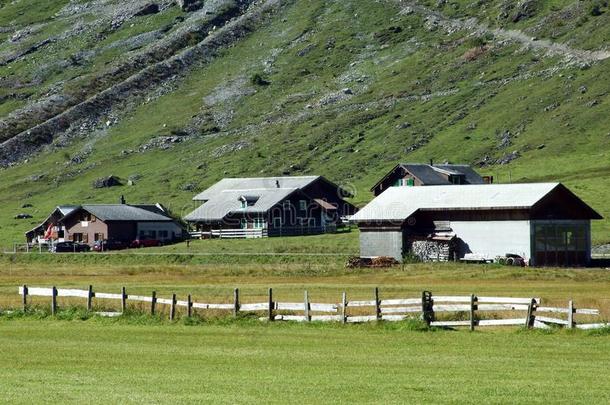 小村庄采用指已提到的人Alp采用e山谷乌纳博登