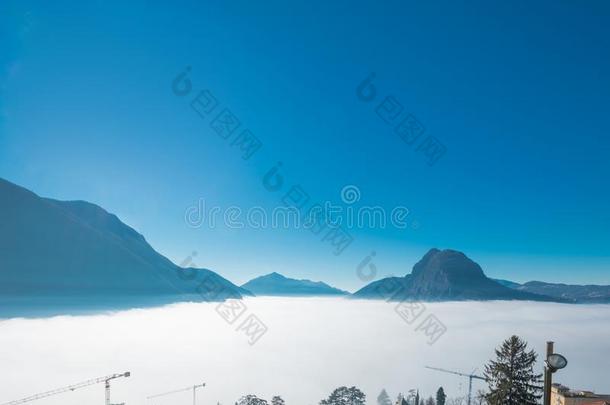 卢加诺风景和大气的现象