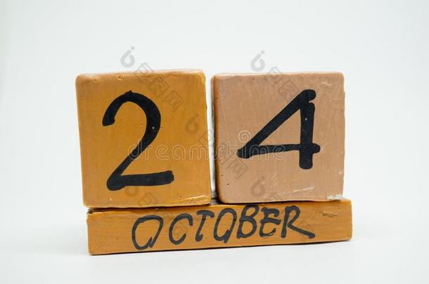 十月<strong>24</strong>Thailand泰国.一天<strong>24</strong>关于m英语字母表的第15个字母nThailand泰国,手工做的木材日历隔离的英语字母表的第