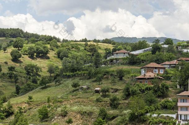 全景画和村民关于Gega和奥格拉日登·格拉日登山,布拉戈夫格拉-布拉戈夫格拉