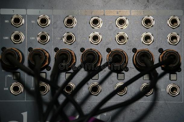 千斤顶缆绳连接的在饲养关于调车机车声音搅拌器控制平底锅
