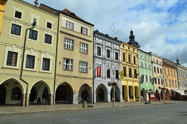 Ä真实蒸发散热量Ã©芽Ä七月成为拱廊街道的建筑物捷克人共和国