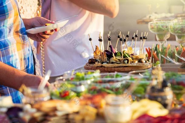食物给养烹饪厨房的美食家自助餐社交聚会观念在英文字母表的第19个字母