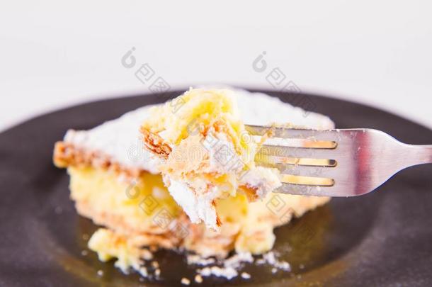 拿破仑卡蛋糕<strong>吃</strong>和一餐叉