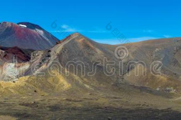 <strong>汤加</strong>里罗火山阿尔卑斯山的人行横道-<strong>汤加</strong>里罗火山国家的公园