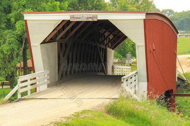 桥关于麦迪逊自行车接力赛县最著名的雪松桥