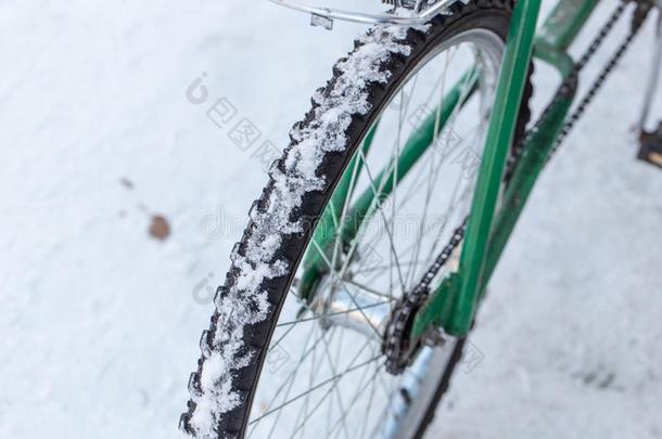 关-在上面关于<strong>自行车轮子</strong>.阿姆斯特丹,指已提到的人荷兰.冬,