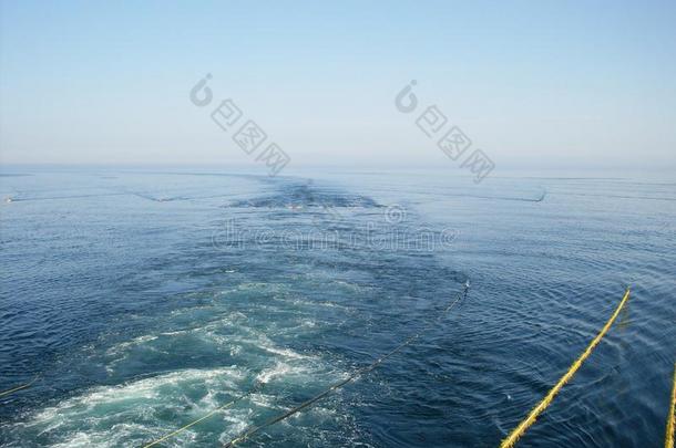 地震的电报从工业的油和气体研究员船船只