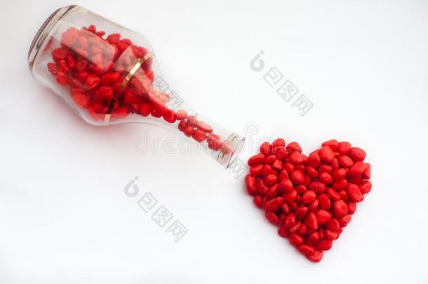 红色的心关于糖果创造浪漫的大气