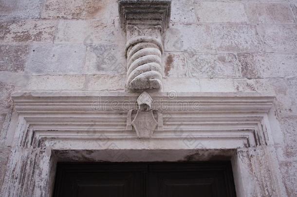指已提到的人教堂关于SaoTomePrincipe圣多美和普林西比.金龙鱼。.扎达尔.克罗地亚.罗马式建筑方式.