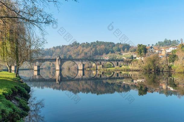 古代的古罗马的桥关于实心挑料杆是小舟,古代的葡萄牙人别墅