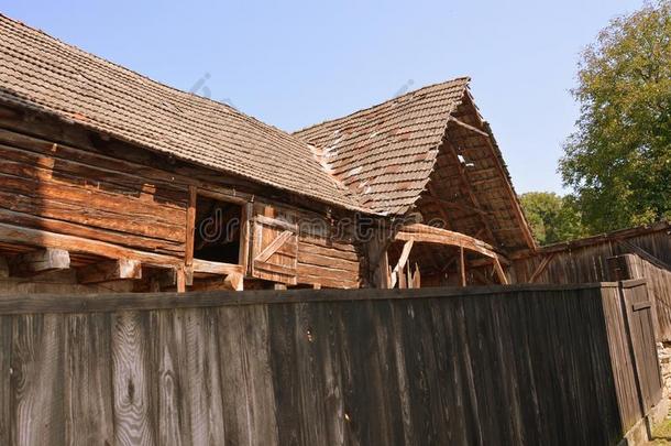 农民房屋.典型的乡下的风景采用指已提到的人pla采用s关于特兰西洛夫