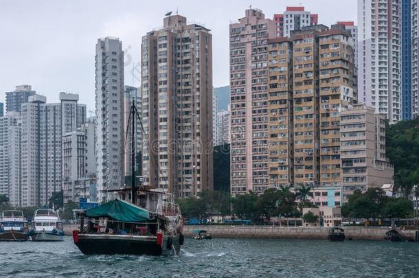 捕鱼容器采用海港和高楼大厦,商行含锡砾石下的无矿基岩,Ch采用a