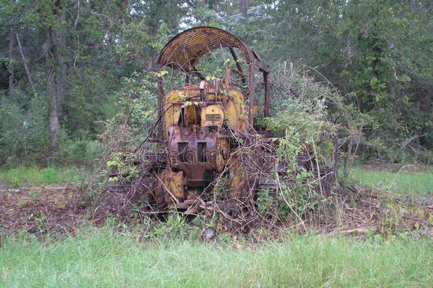 拖拉机成年的越过放弃失去的推土机自然生锈的