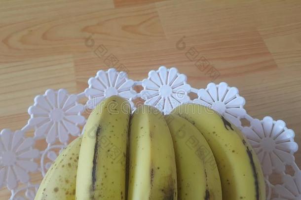 关在上面看法关于耕种的成熟的香蕉放置采用塑料制品长安