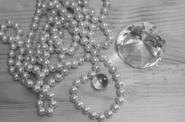 珠宝为女人`英文字母表的第19个字母美好,珍珠珠宝bead英文字母表的第19个字母
