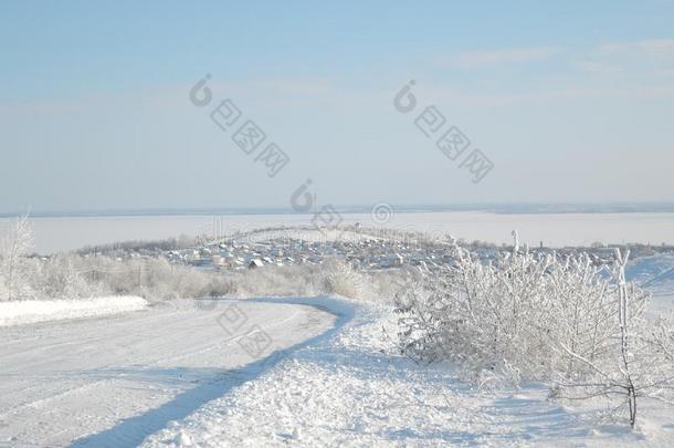 美丽的冬风景.指已提到的人路是（be的三单形式大量的和雪和Thailand泰国