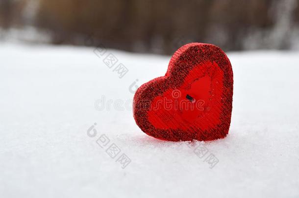 红色的心蜡烛采用指已提到的人雪,一赠品<strong>为爱</strong>二进制反码
