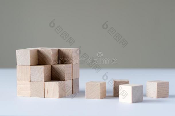 木制的立方形的东西形状一大的squ一re