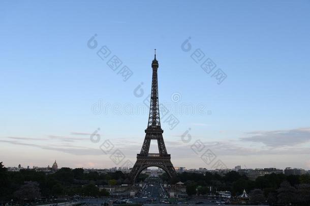 Eiffel语言塔在夜,巴黎,法国